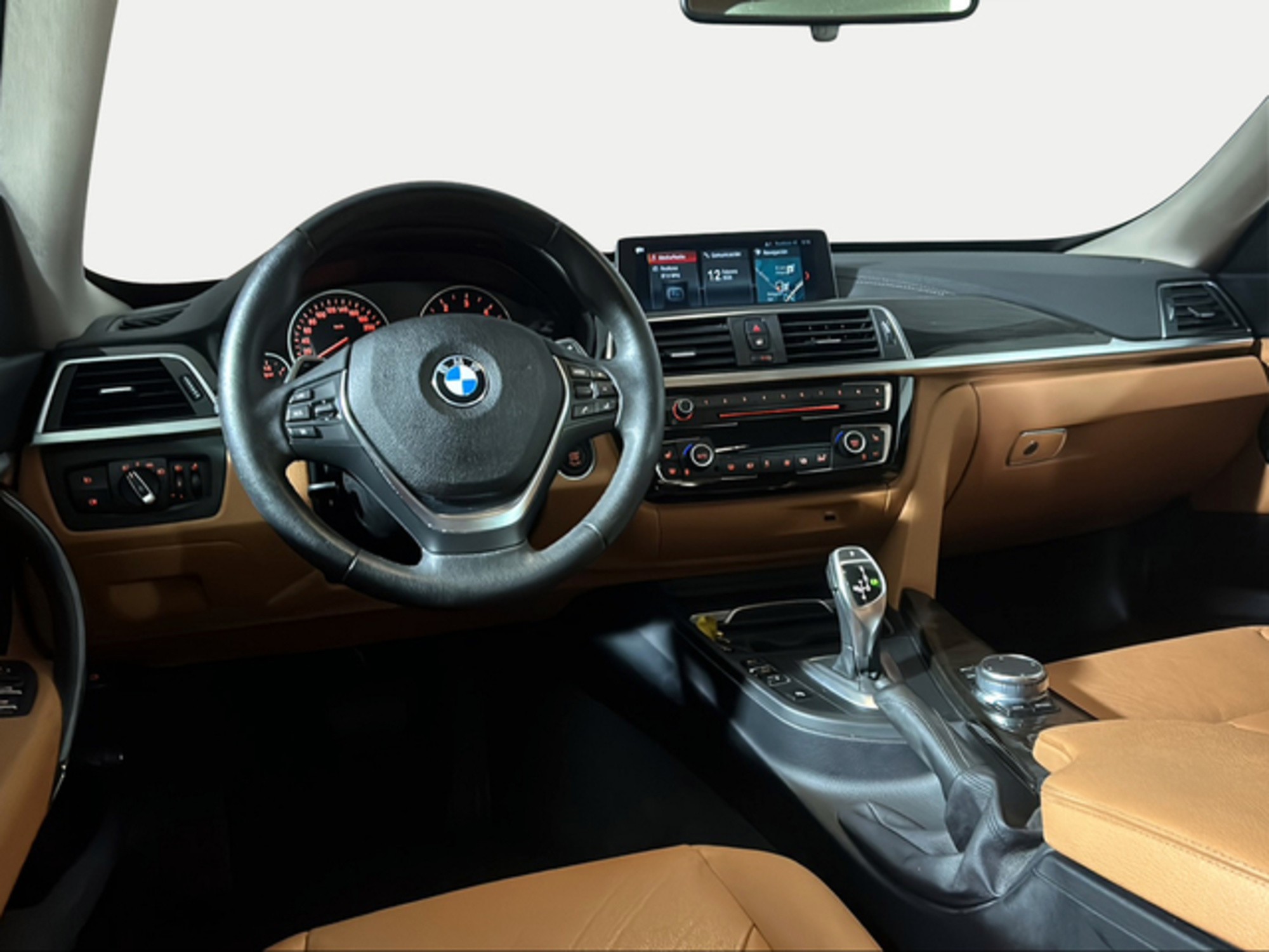 Renting BMW Serie 3 320d Gran Turismo 140 kW (190 CV)