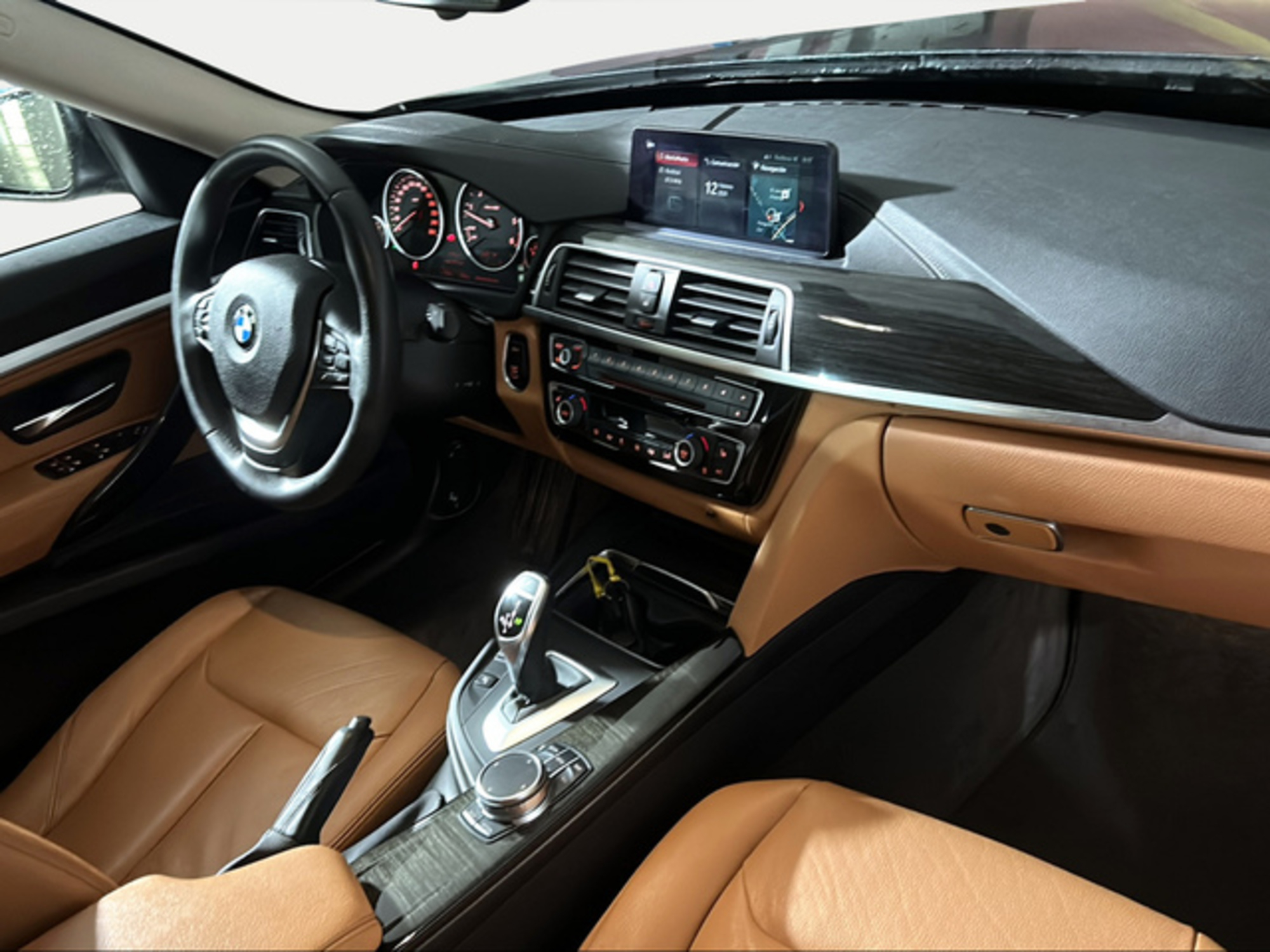 Renting BMW Serie 3 320d Gran Turismo 140 kW (190 CV)