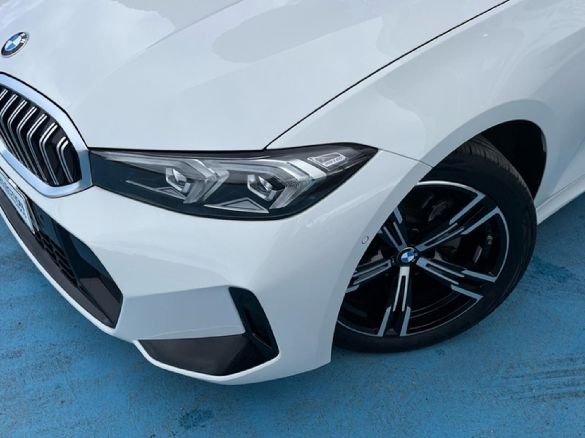 Renting BMW Serie 3 320d Touring 140 kW (190 CV) 1 6