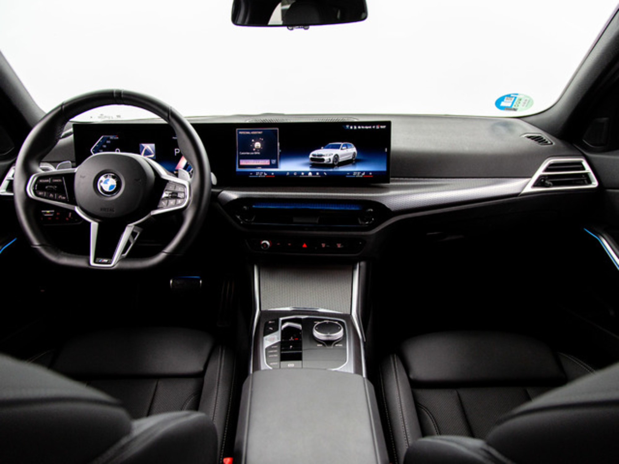 Renting BMW Serie 3 320d Touring 140 kW (190 CV) 2 1