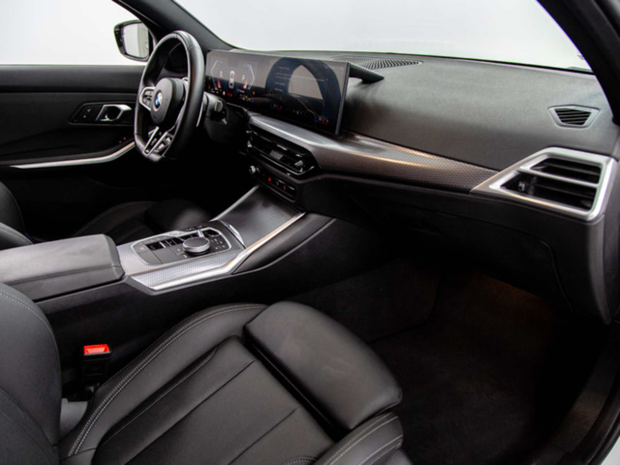 Renting BMW Serie 3 320d xDrive Touring 140 kW (190 CV)