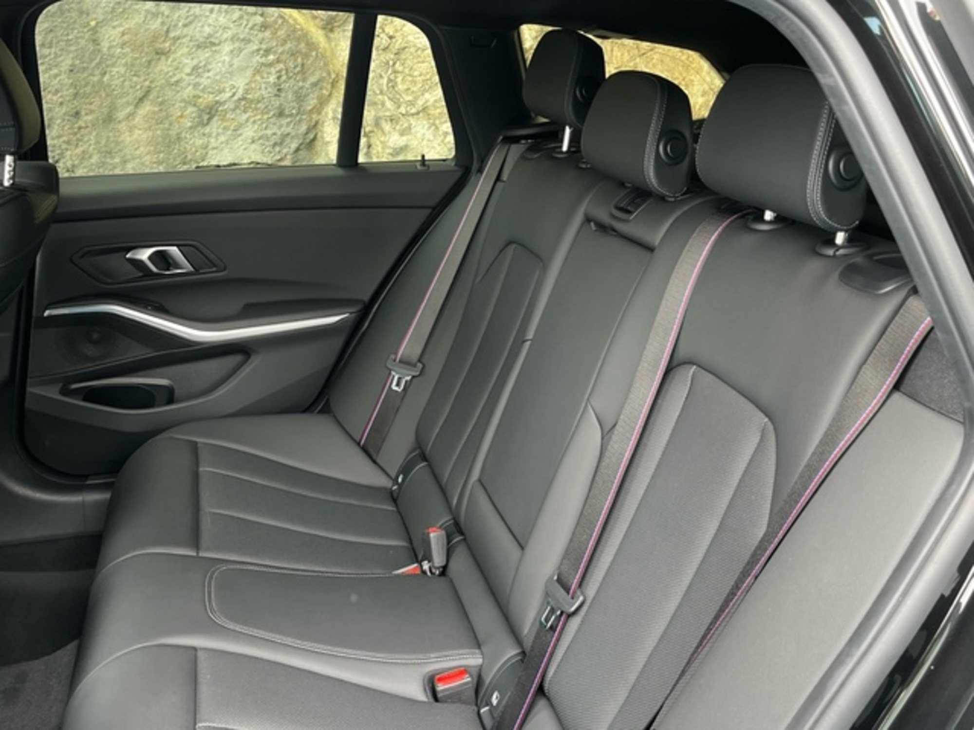 Renting BMW Serie 3 320d xDrive Touring 140 kW (190 CV) 6