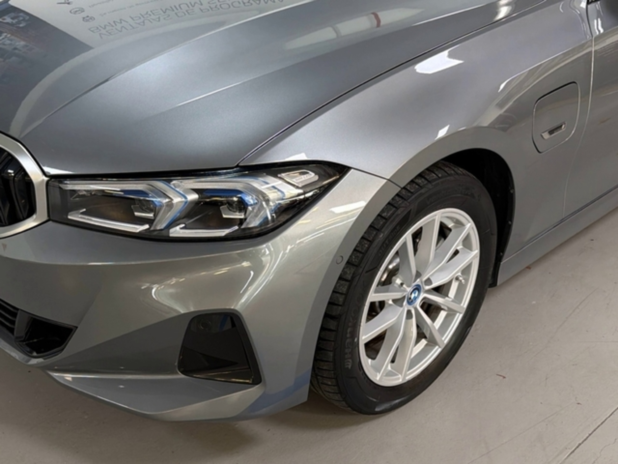 Renting BMW Serie 3 320e 150 kW (204 CV)