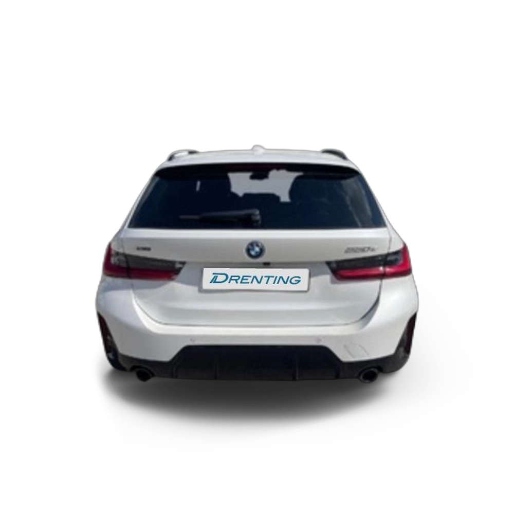 Renting BMW Serie 3 330e xDrive Touring 215 kW (292 CV) 2 5