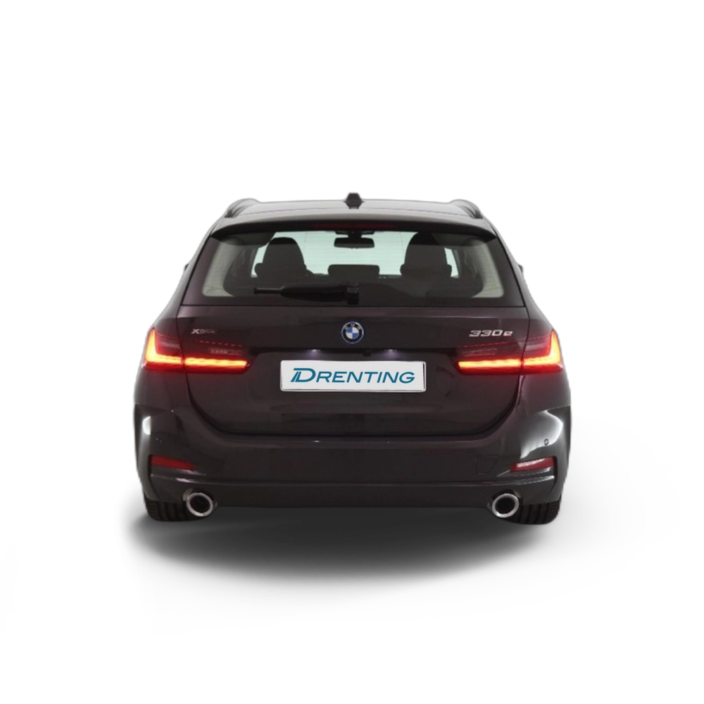 Renting BMW Serie 3 330e xDrive Touring 215 kW (292 CV) 2 10