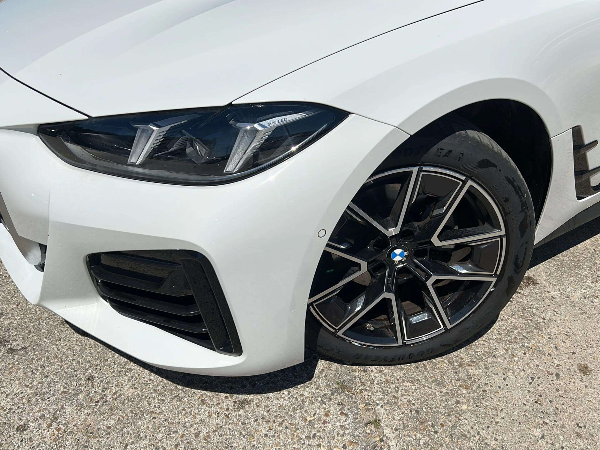 Renting BMW Serie 4 420d Gran Coupe 140 kW (190 CV) 2 5