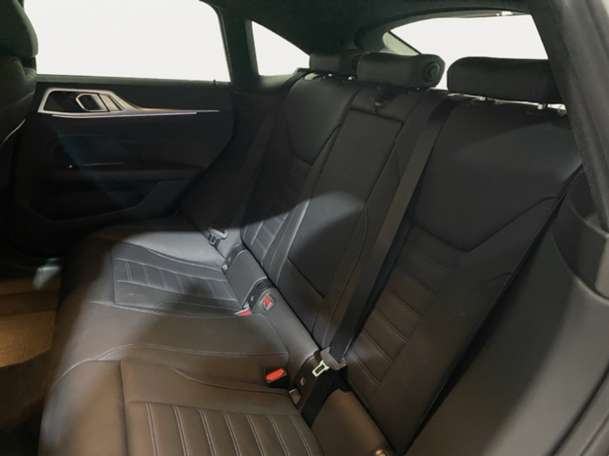 Renting BMW Serie 4 420d Gran Coupe 140 kW (190 CV) 2 8