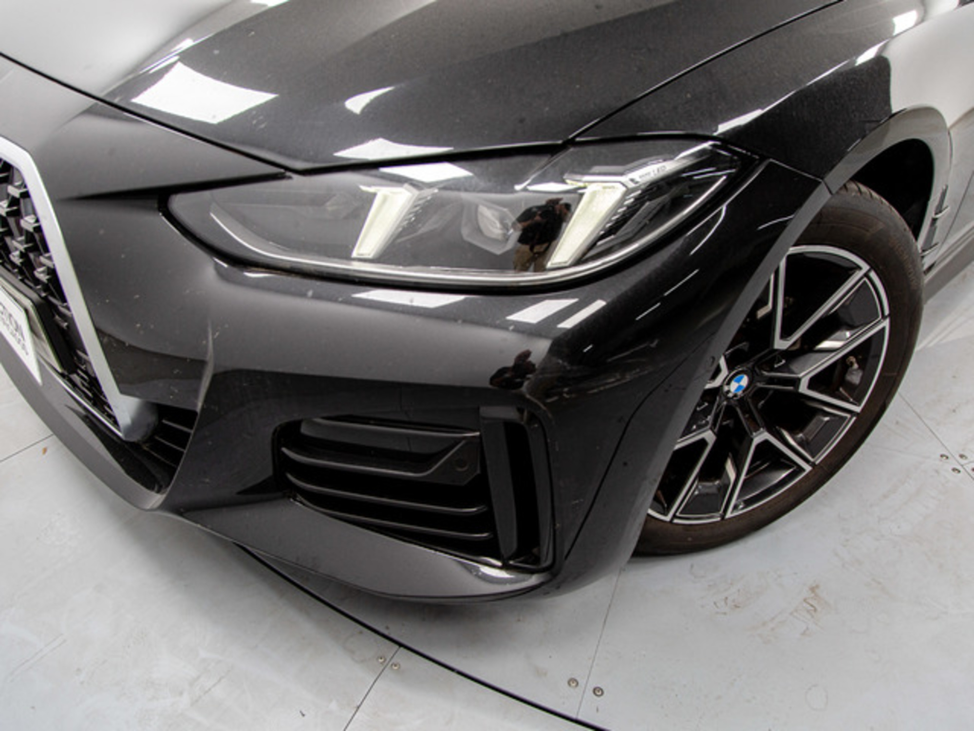 Renting BMW Serie 4 420d Gran Coupe 140 kW (190 CV) 2 1