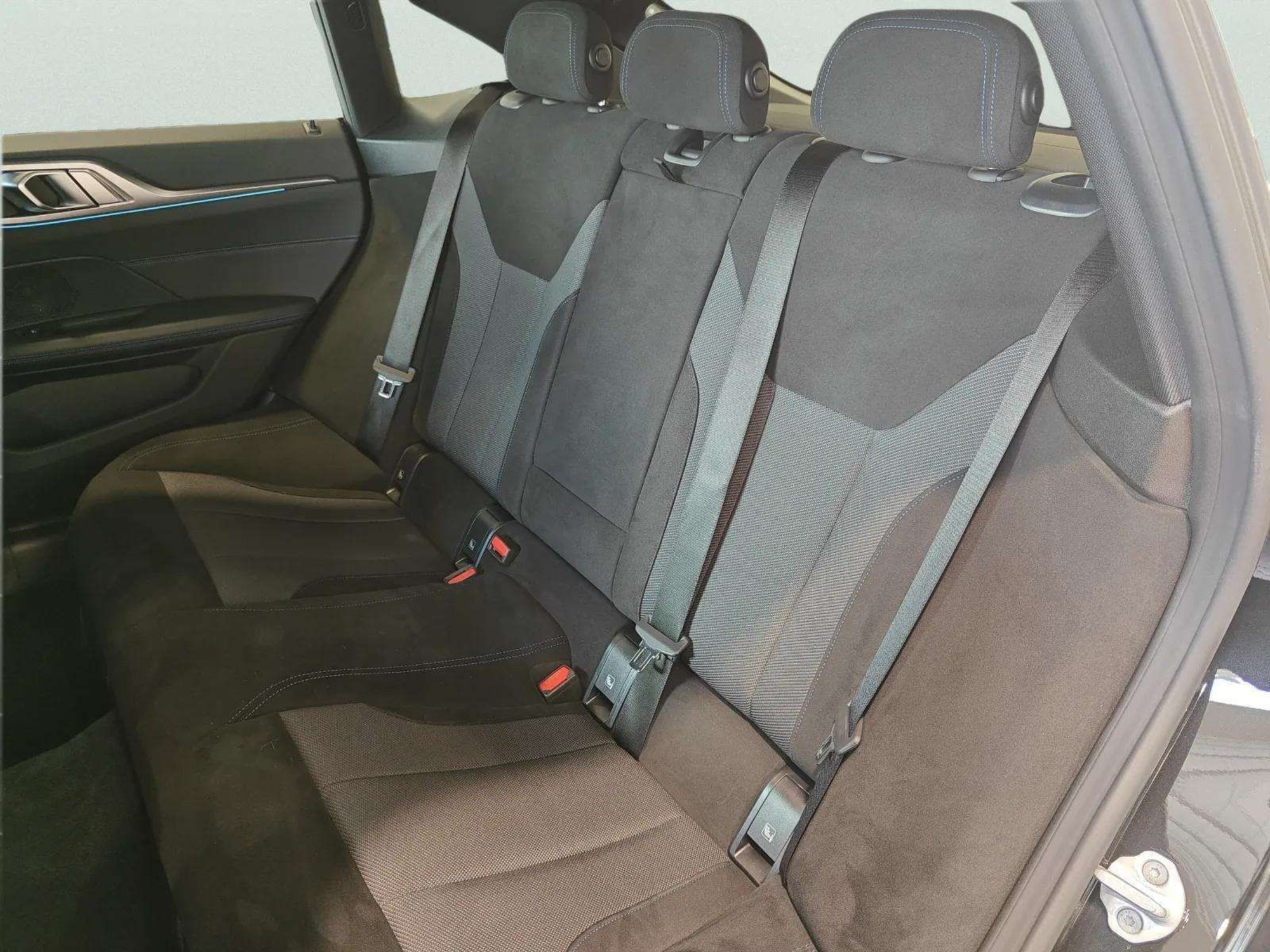 Renting BMW Serie 4 420d Gran Coupe 140 kW (190 CV) 2 11