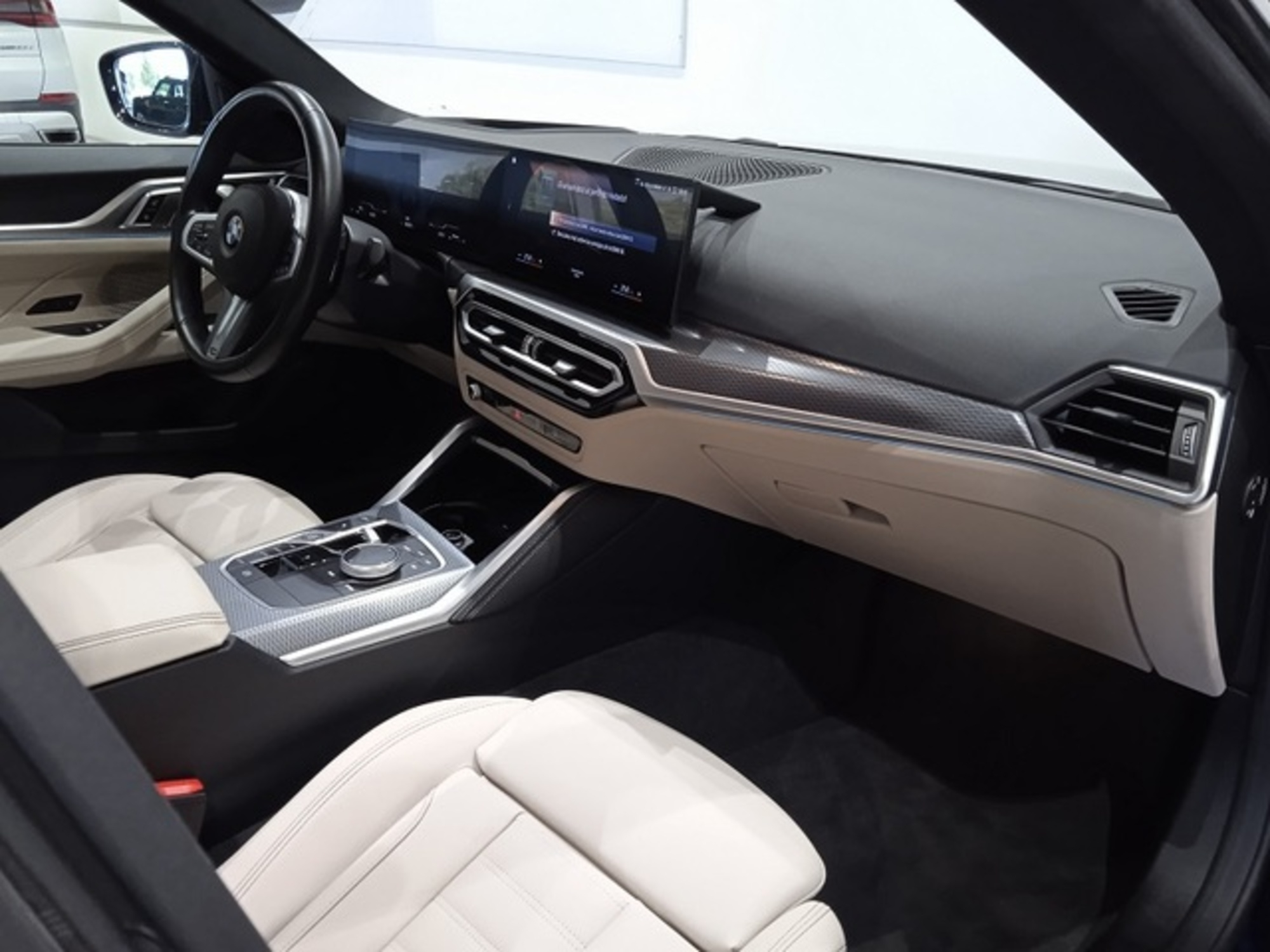 Renting BMW Serie 4 420d Gran Coupe 140 kW (190 CV) 3 9