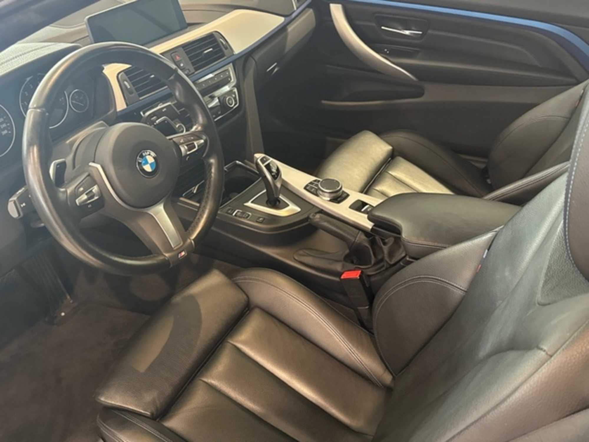 Renting BMW Serie 4 430i Cabrio 185 kW (252 CV)