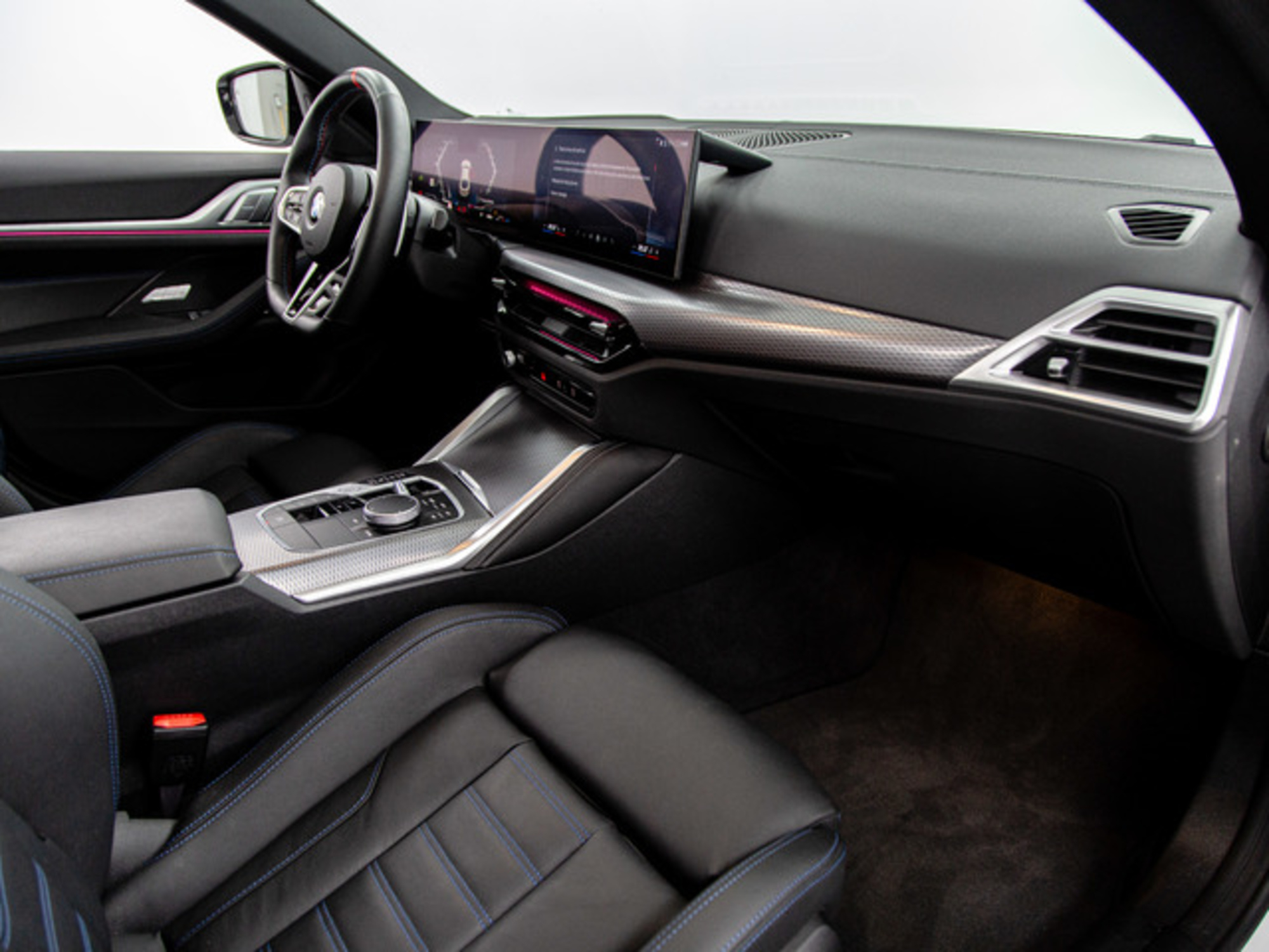 Renting BMW Serie 4 M440i xDrive Gran Coupé 275 kW (374 CV) 2