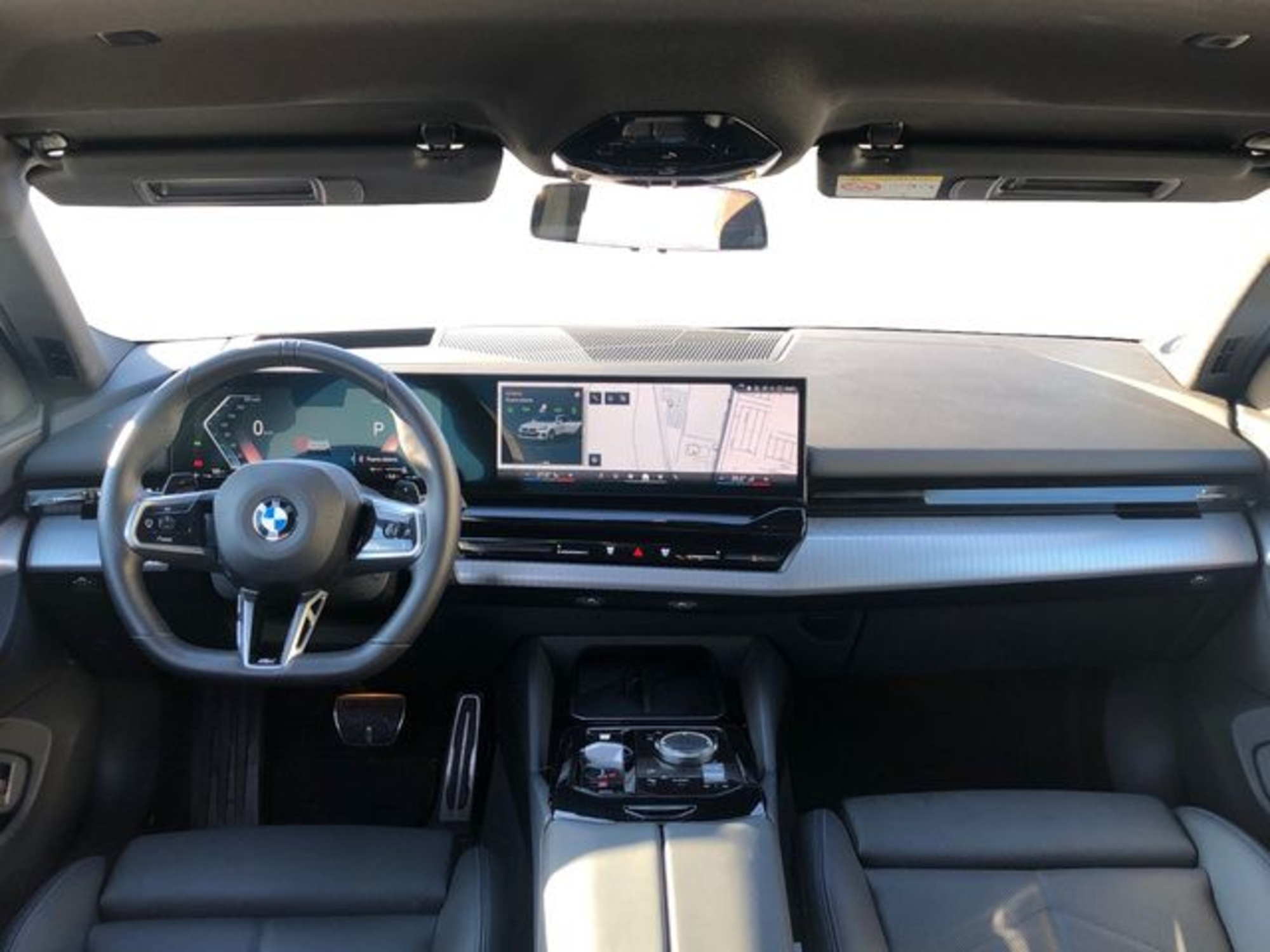 Renting BMW Serie 5 520d 145 kW (197 CV) 3