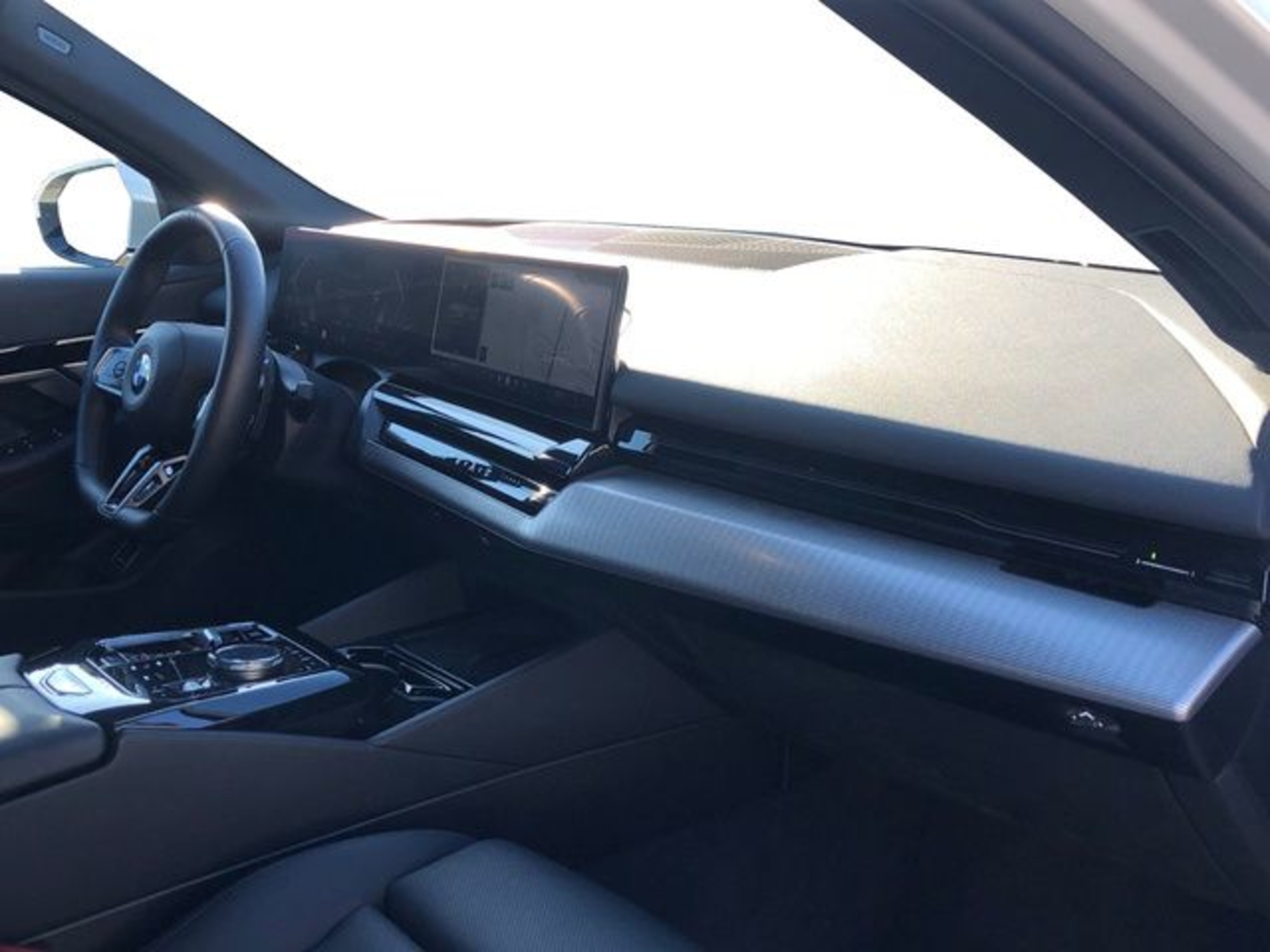 Renting BMW Serie 5 520d 145 kW (197 CV) 3