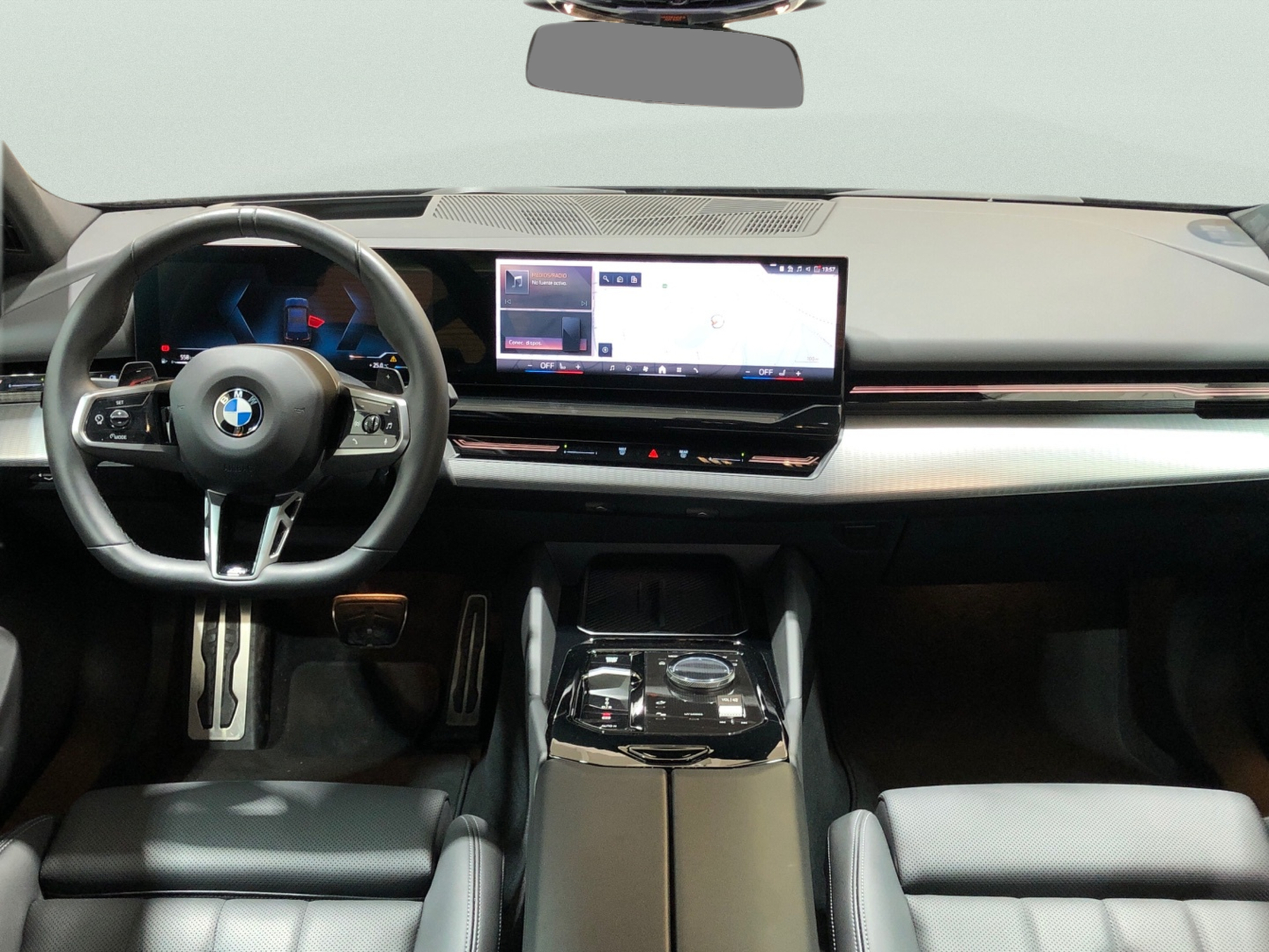 Renting BMW Serie 5 520d 145 kW (197 CV) 5