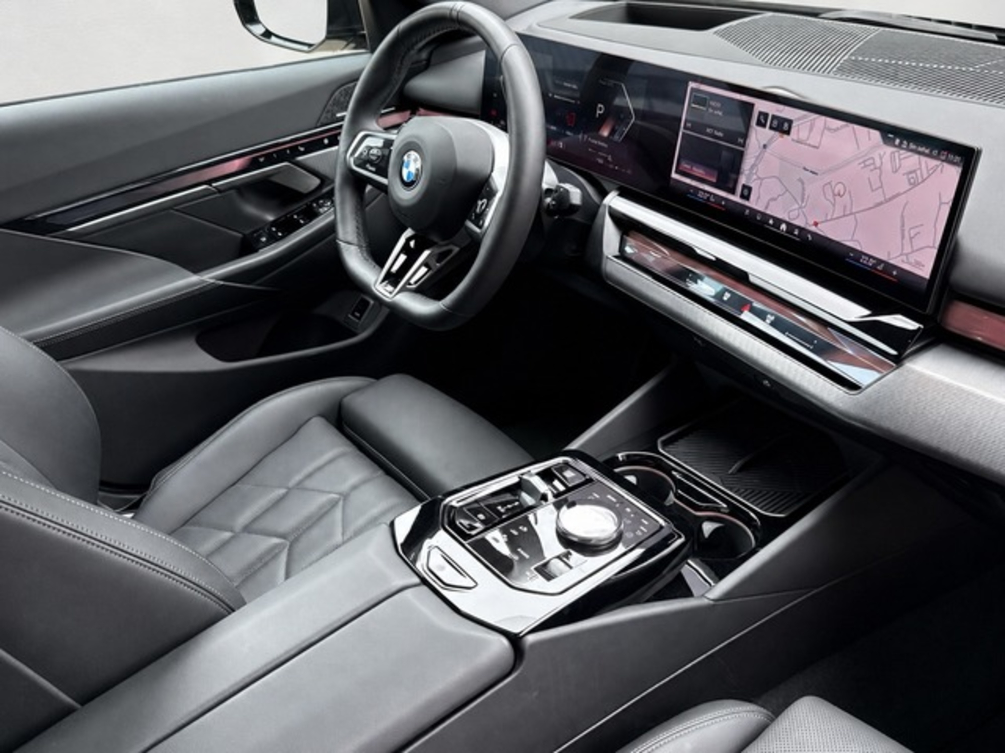 Renting BMW Serie 5 520d 145 kW (197 CV) 6 2