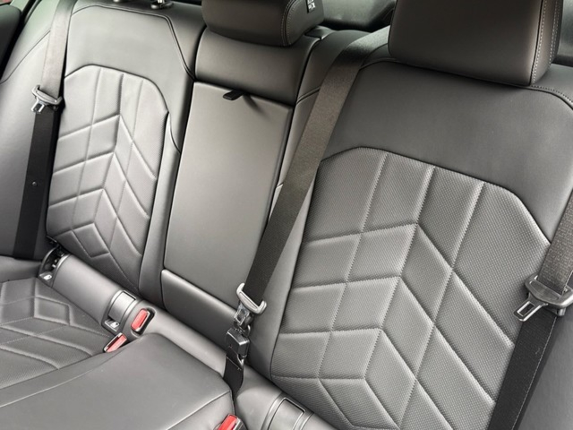 Renting BMW Serie 5 520d 145 kW (197 CV) 6 2