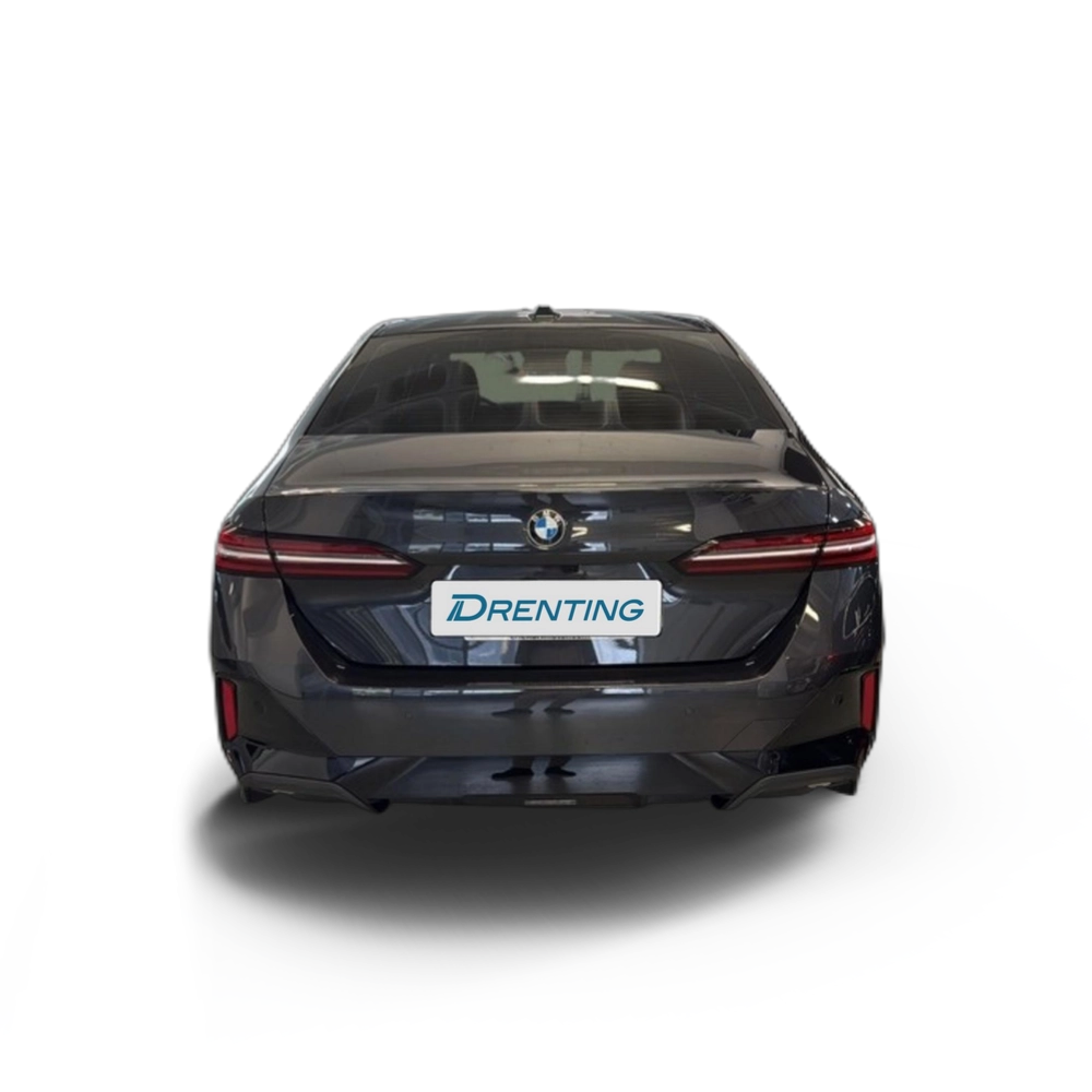 Renting BMW Serie 5 520d xDrive 145 kW (197 CV) 2