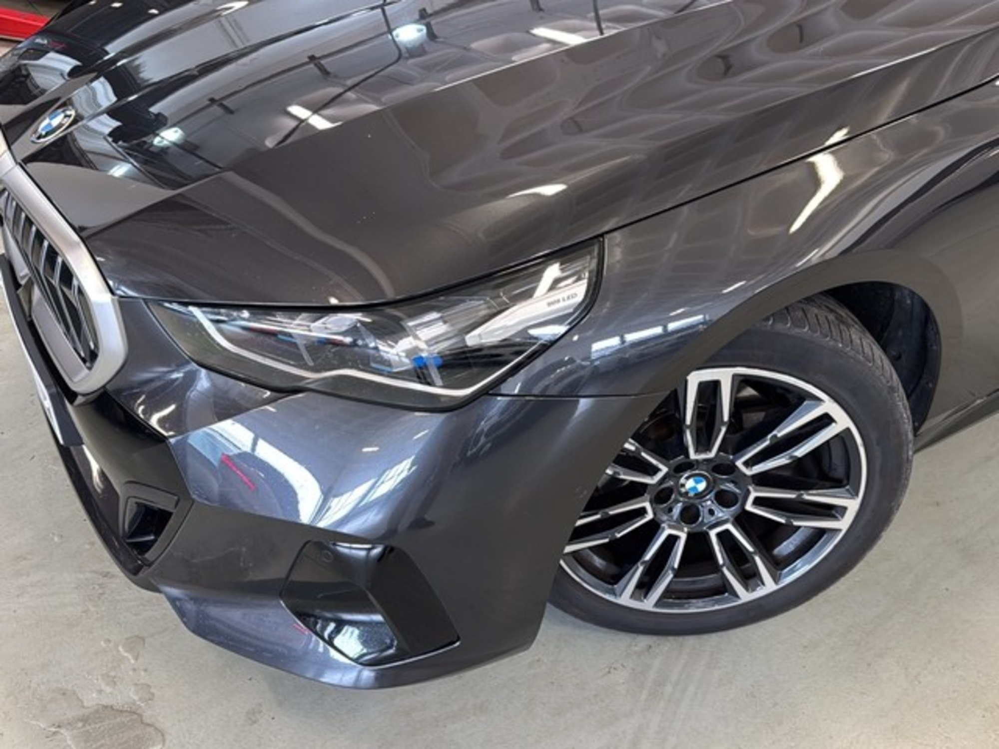 Renting BMW Serie 5 520d xDrive 145 kW (197 CV) 2