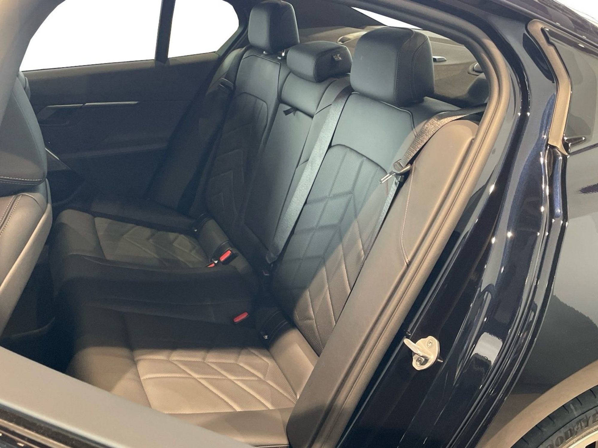Renting BMW Serie 5 520d xDrive 145 kW (197 CV) 5