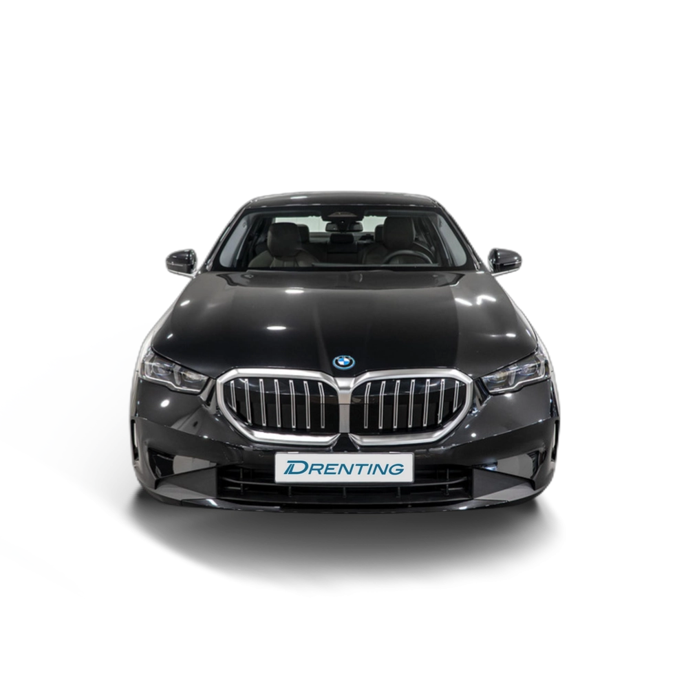 Renting BMW Serie 5 530e 220 kW (299 CV) 3