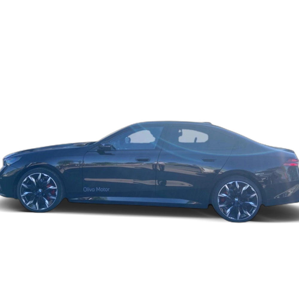 Renting BMW Serie 5 550e xDrive 360 kW (489 CV)
