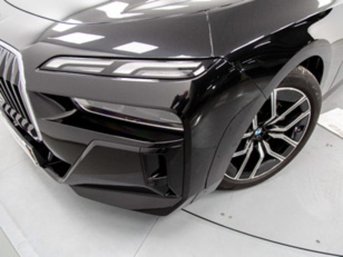 Renting BMW Serie 7 740d xDrive 220 kW (299 CV) 1 1