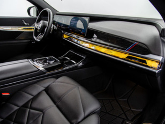 Renting BMW Serie 7 740d xDrive 220 kW (299 CV) 1 1