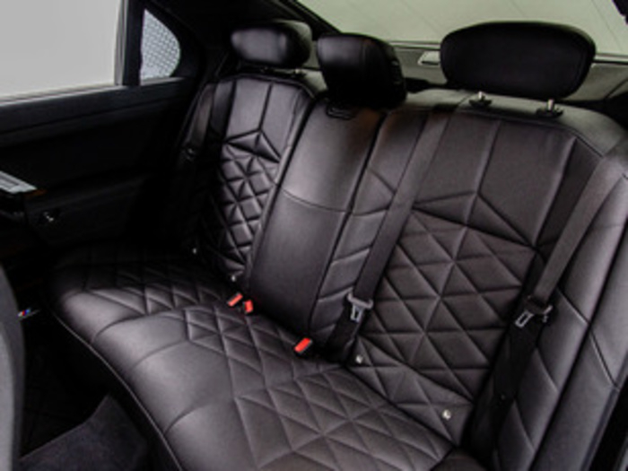 Renting BMW Serie 7 740d xDrive 220 kW (299 CV) 1 1