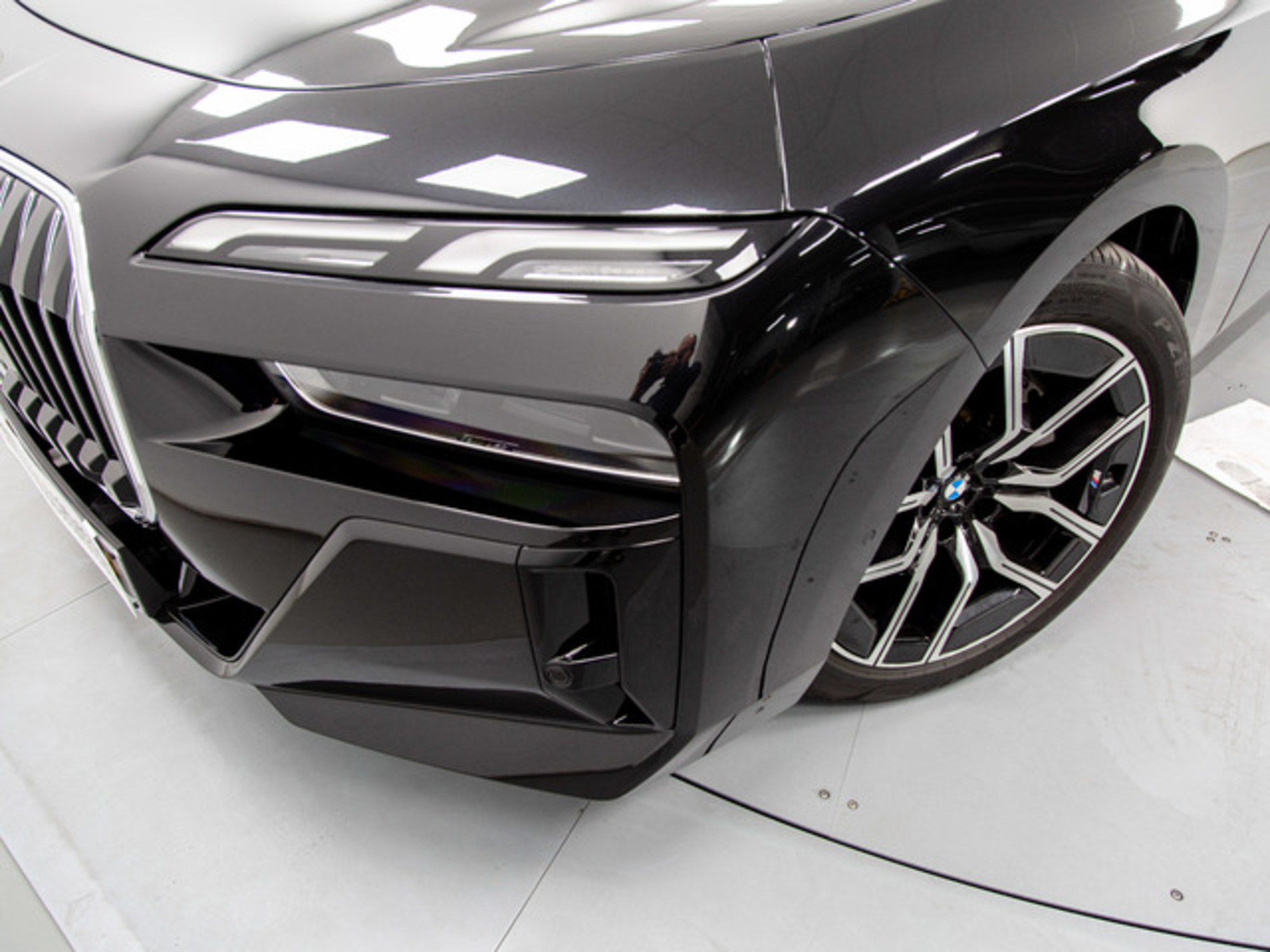 Renting BMW Serie 7 740d xDrive 220 kW (299 CV) 2