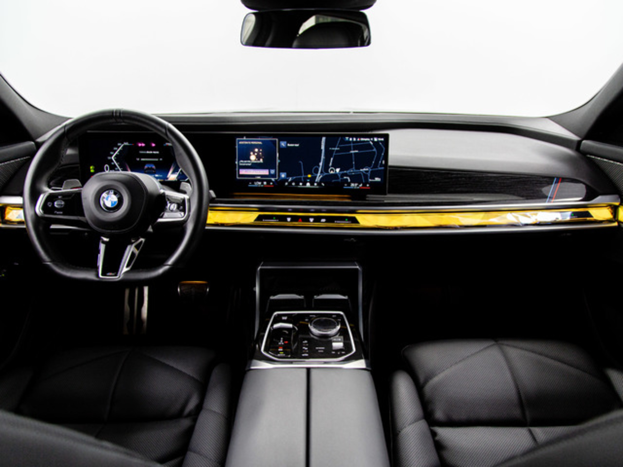 Renting BMW Serie 7 740d xDrive 220 kW (299 CV) 2
