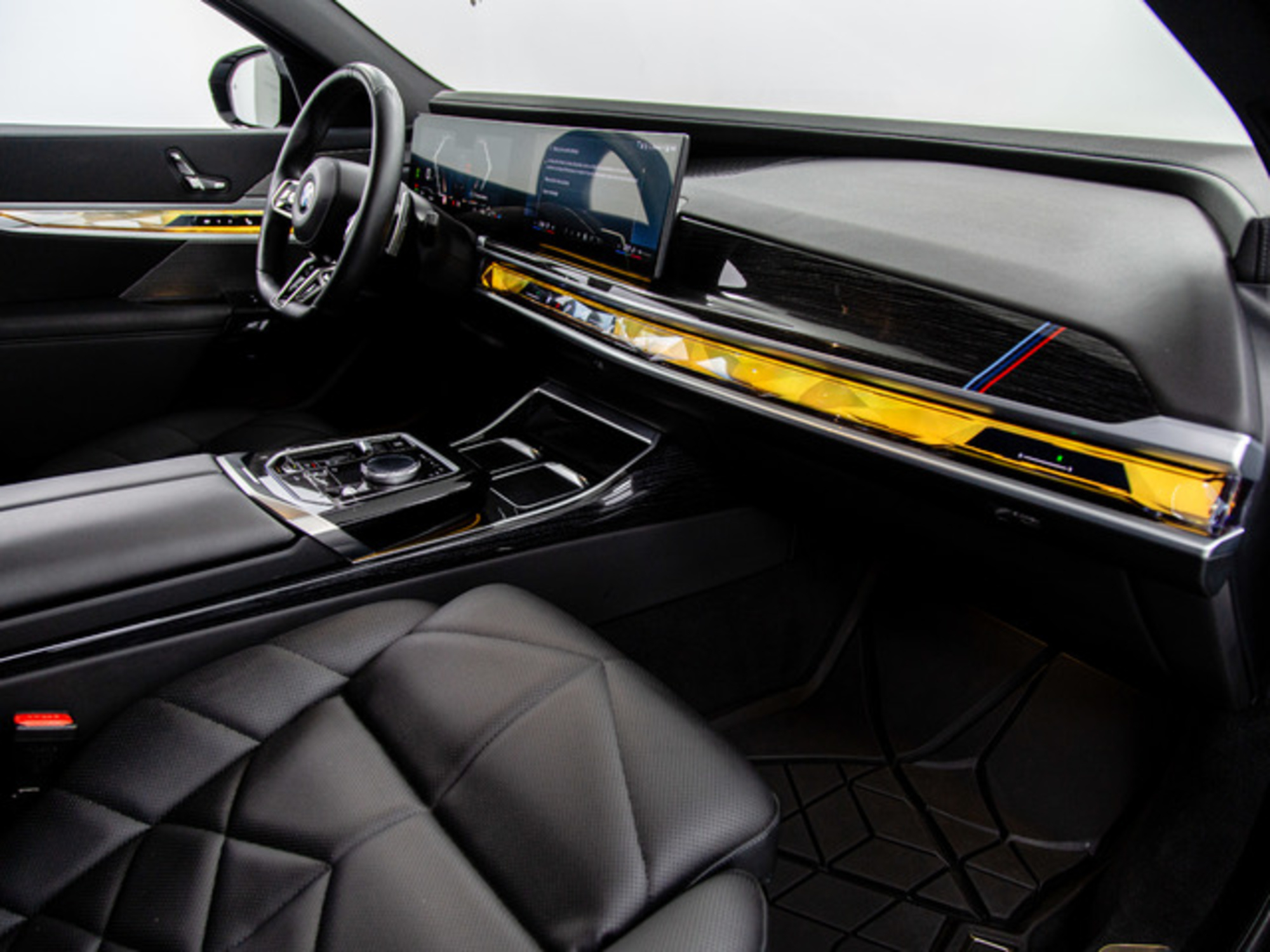 Renting BMW Serie 7 740d xDrive 220 kW (299 CV) 2