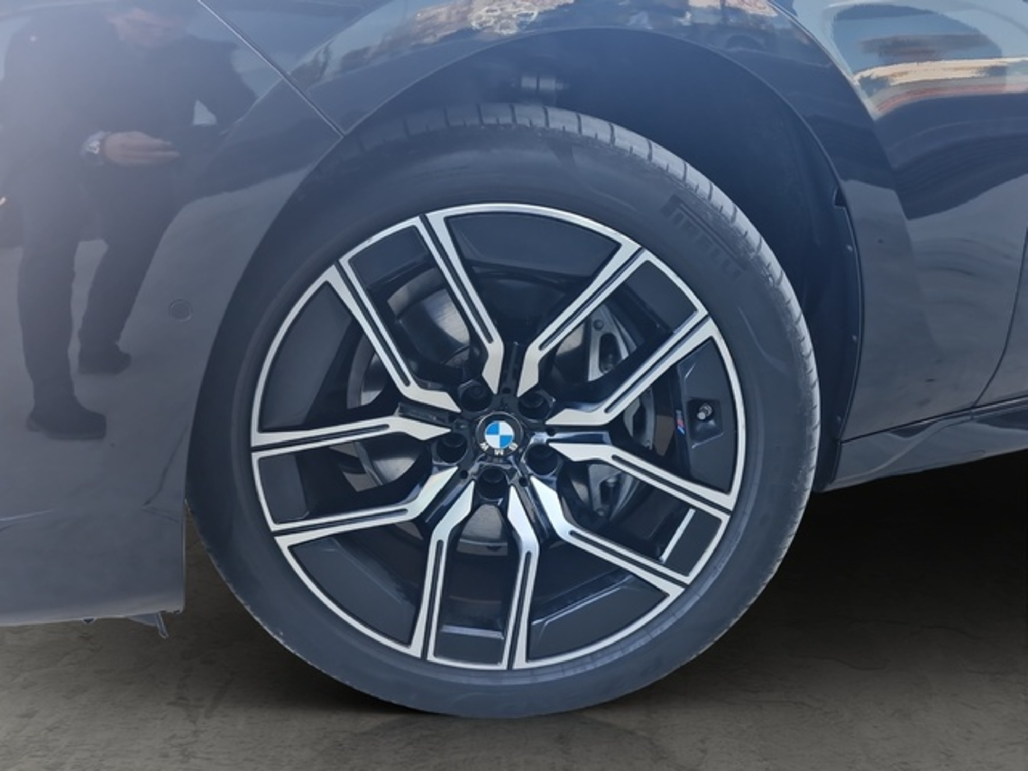 Renting BMW Serie 7 740d xDrive 220 kW (299 CV) 4