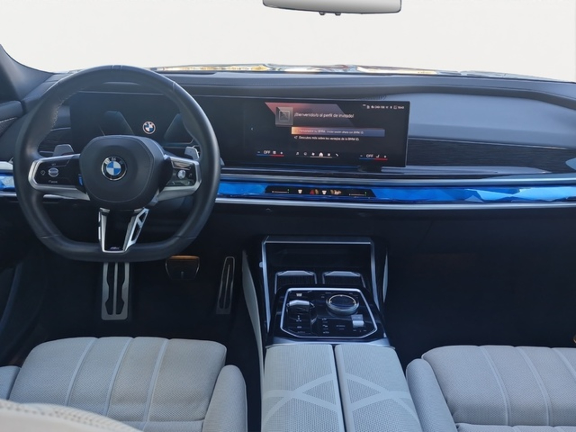 Renting BMW Serie 7 740d xDrive 220 kW (299 CV) 4