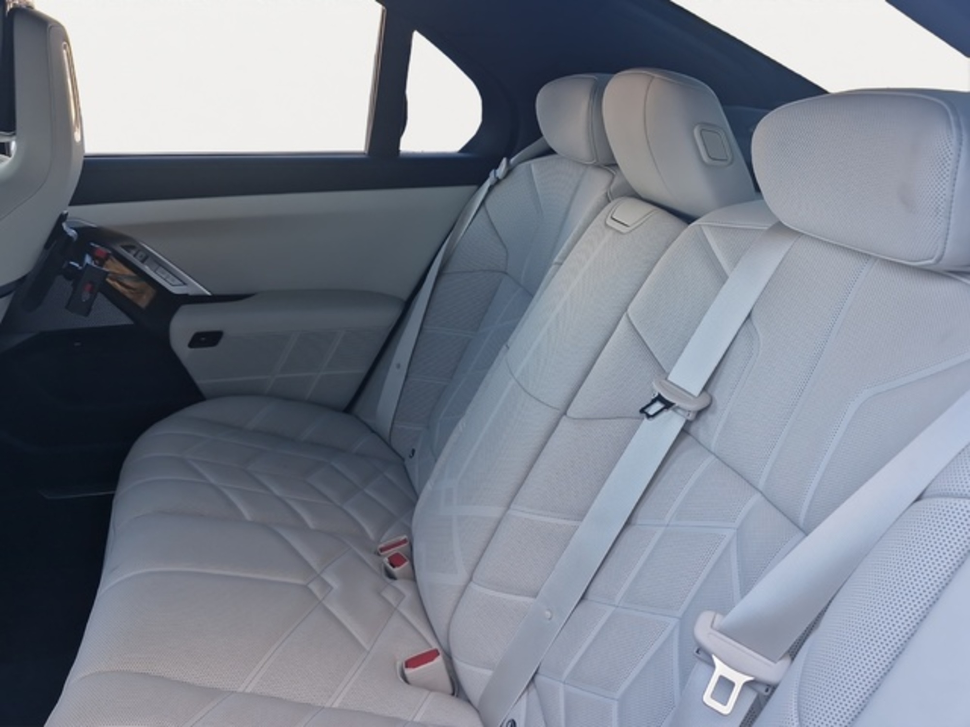Renting BMW Serie 7 740d xDrive 220 kW (299 CV) 4