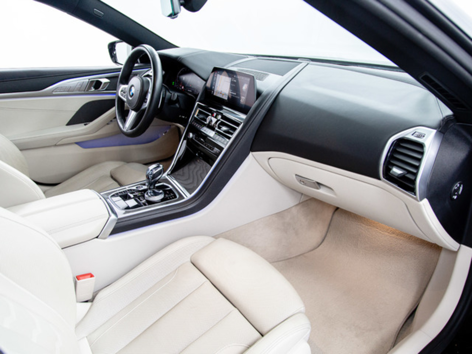 Renting BMW Serie 8 840d xDrive Gran Coupe 235 kW (320 CV)
