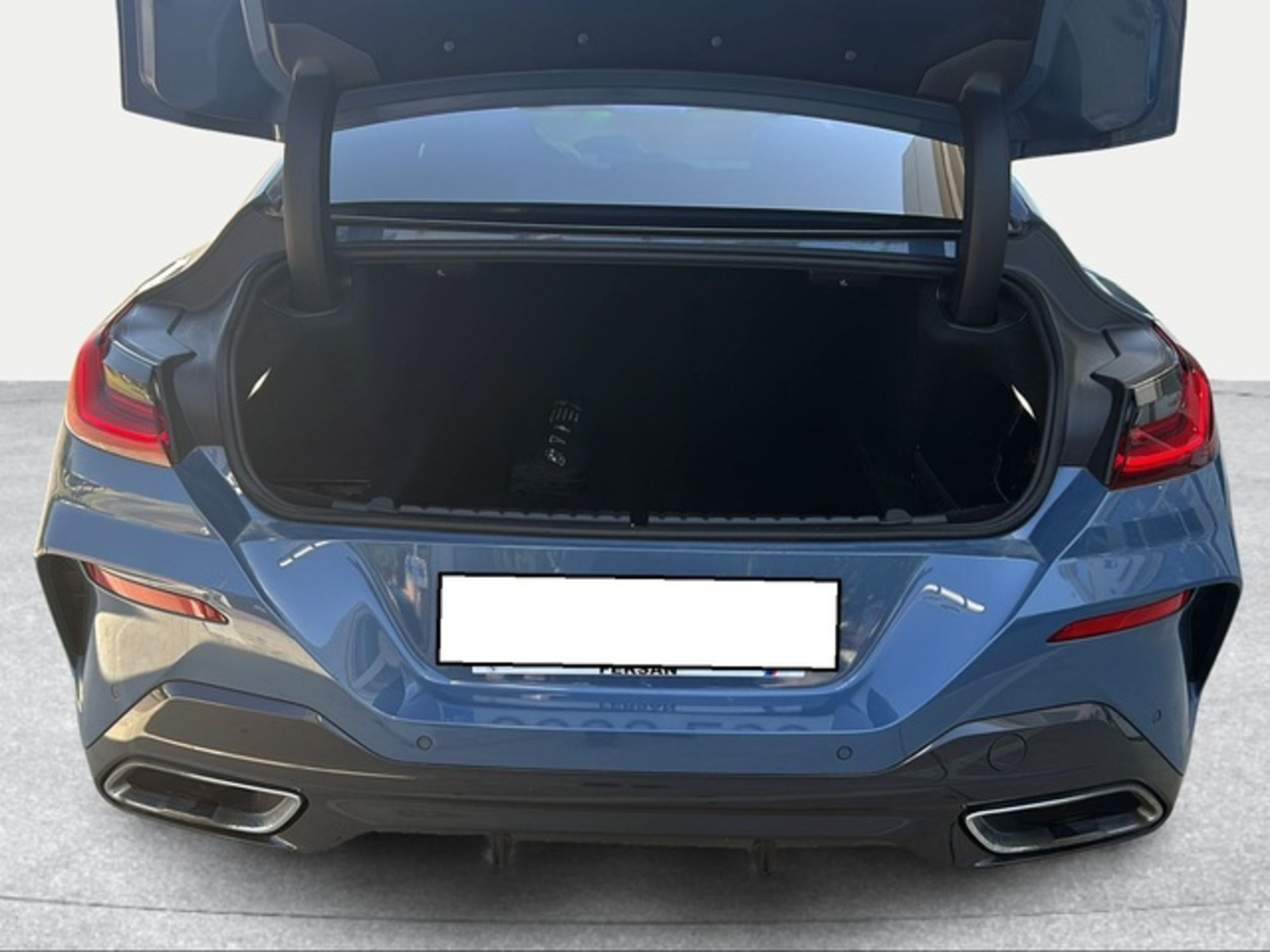 Renting BMW Serie 8 840d xDrive Gran Coupe 250 kW (340 CV) 2