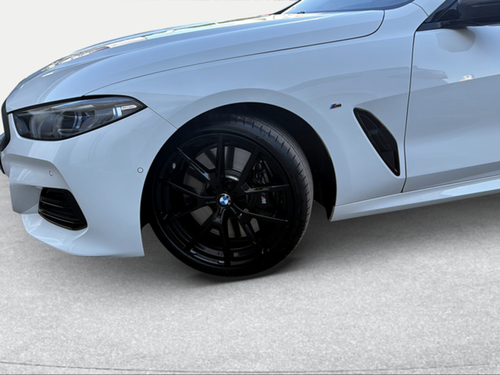 Renting BMW Serie 8 840d xDrive Gran Coupe 250 kW (340 CV) 3