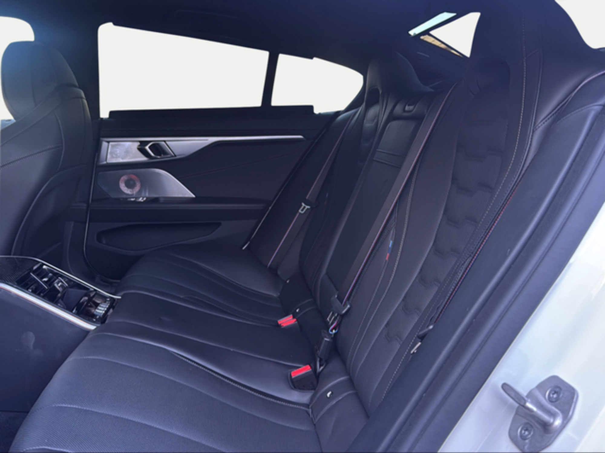 Renting BMW Serie 8 840d xDrive Gran Coupe 250 kW (340 CV) 3