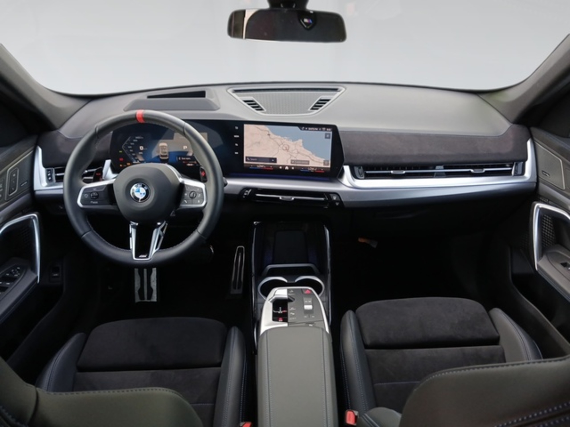 Renting BMW X1 M35i xDrive 221 kW (300 CV)