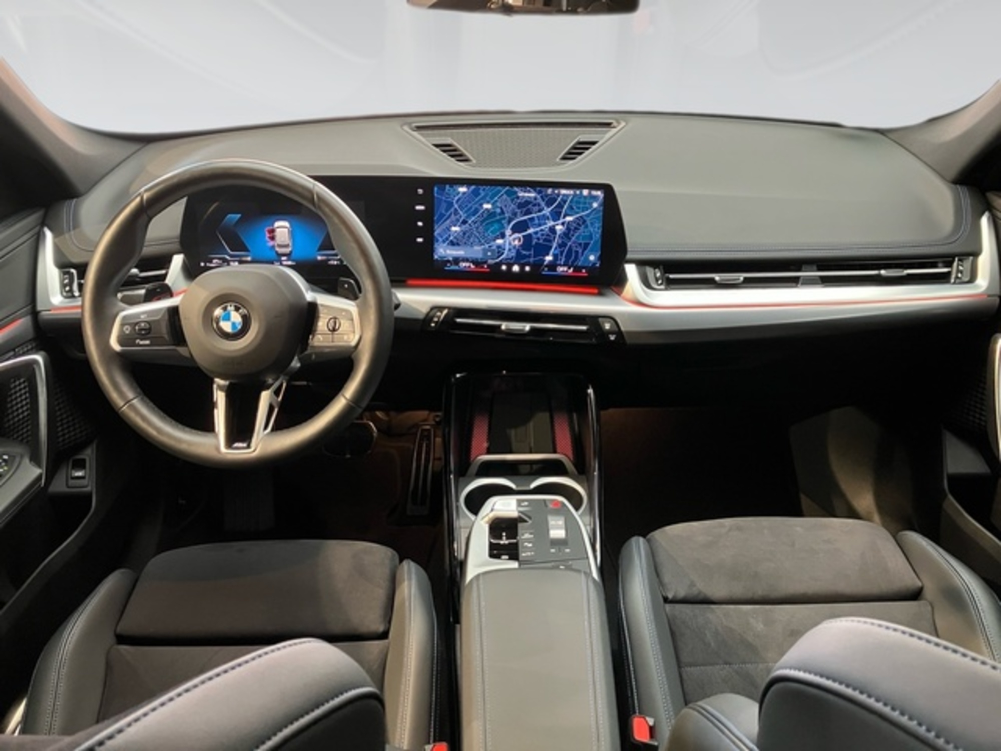 Renting BMW X1 sDrive18d 110 kW (150 CV) 14 18