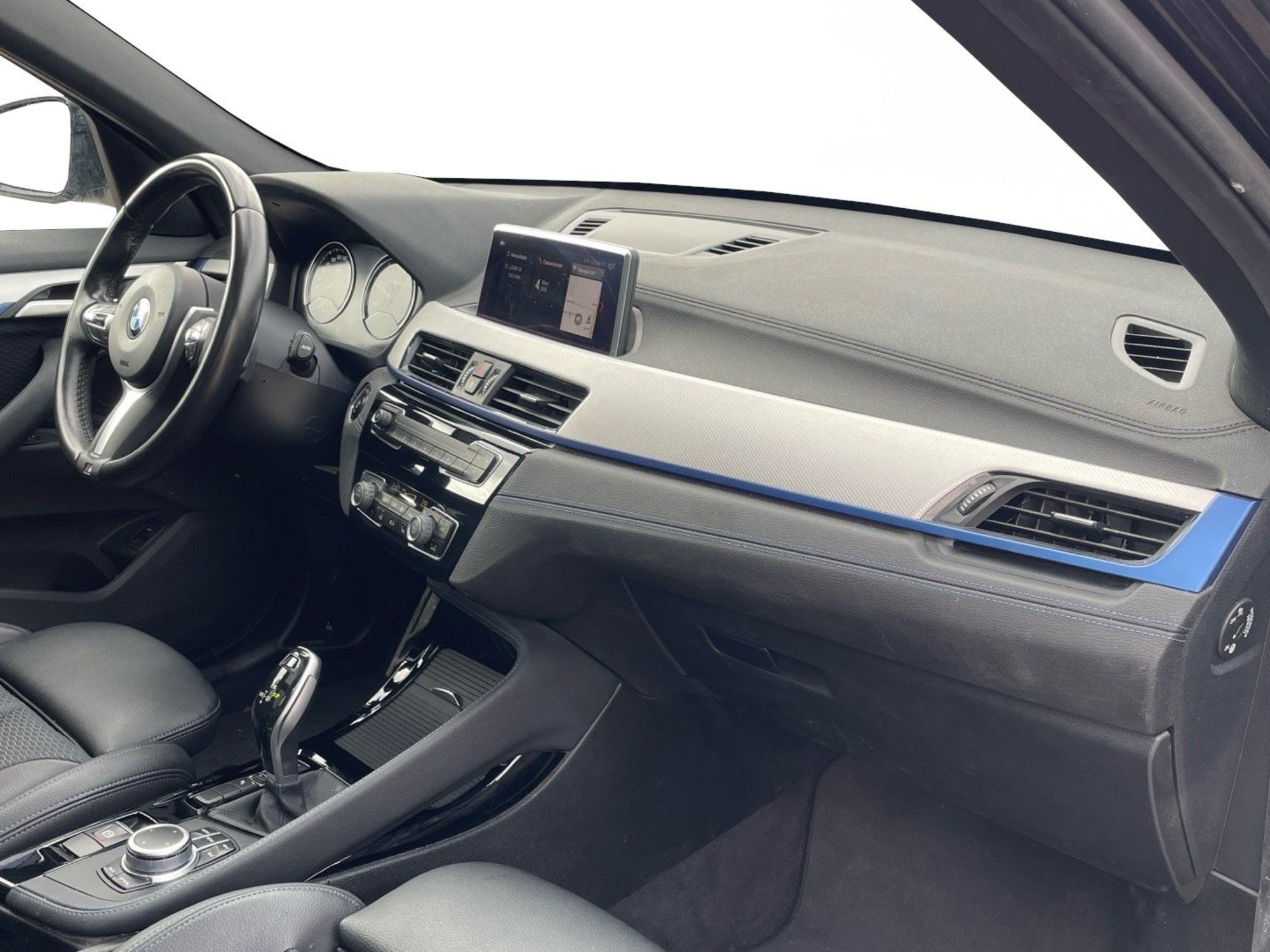 Renting BMW X1 sDrive18d 110 kW (150 CV) 3 3