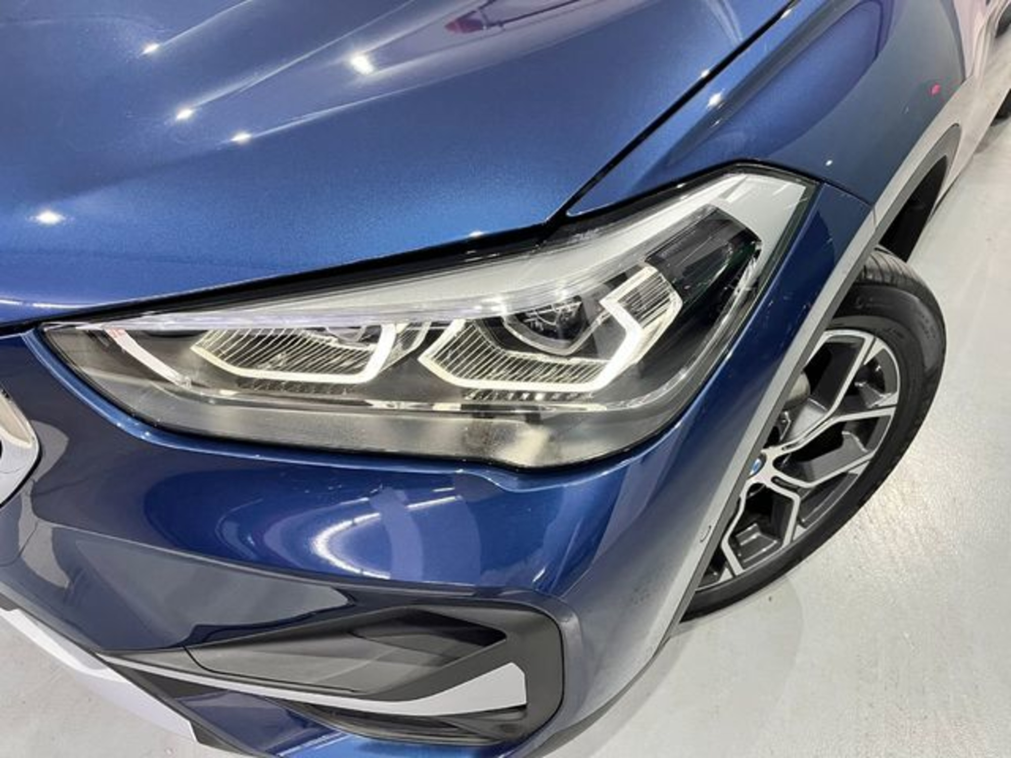 Renting BMW X1 sDrive18d 110 kW (150 CV) 3 6