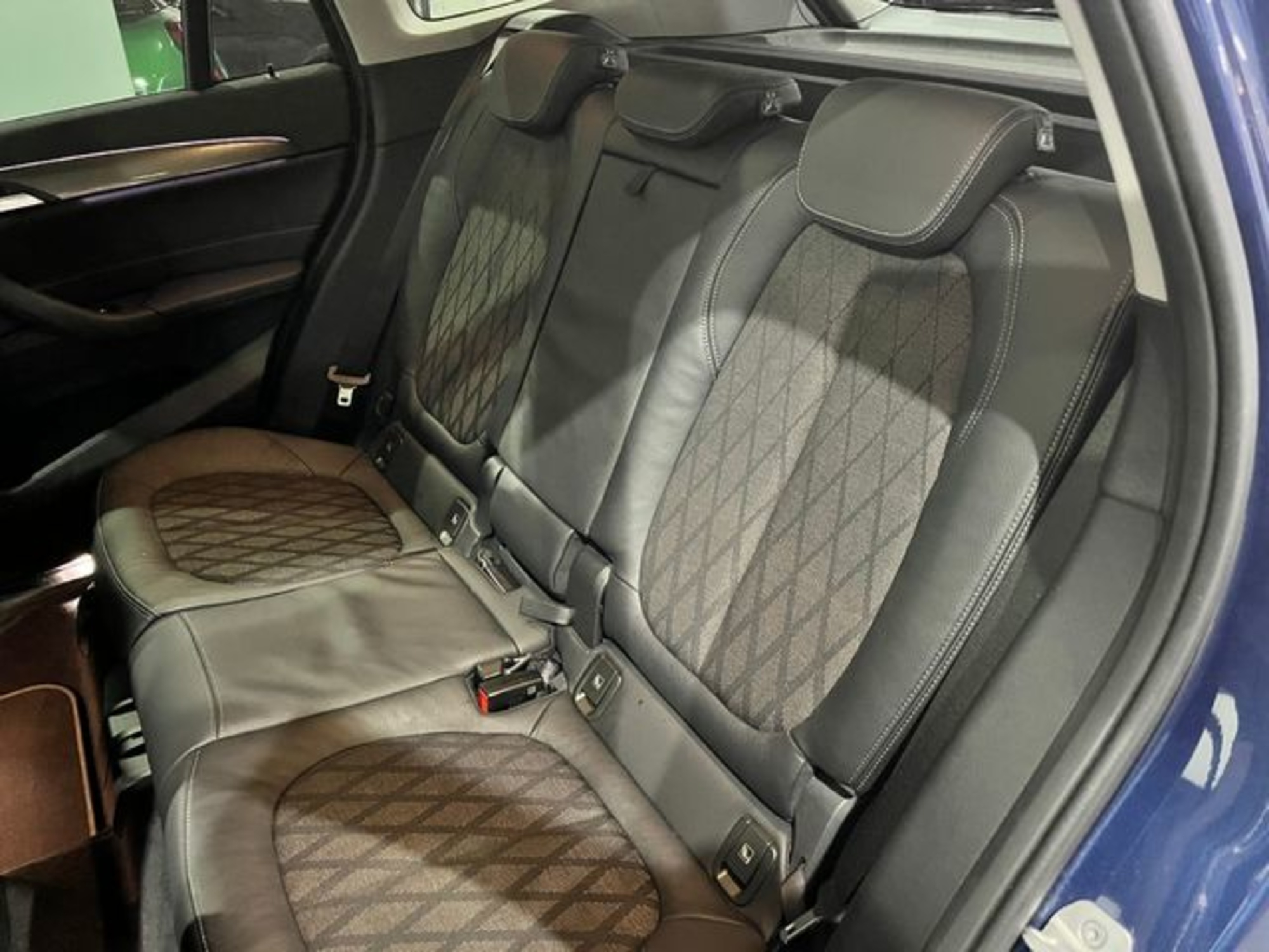 Renting BMW X1 sDrive18d 110 kW (150 CV) 3 6
