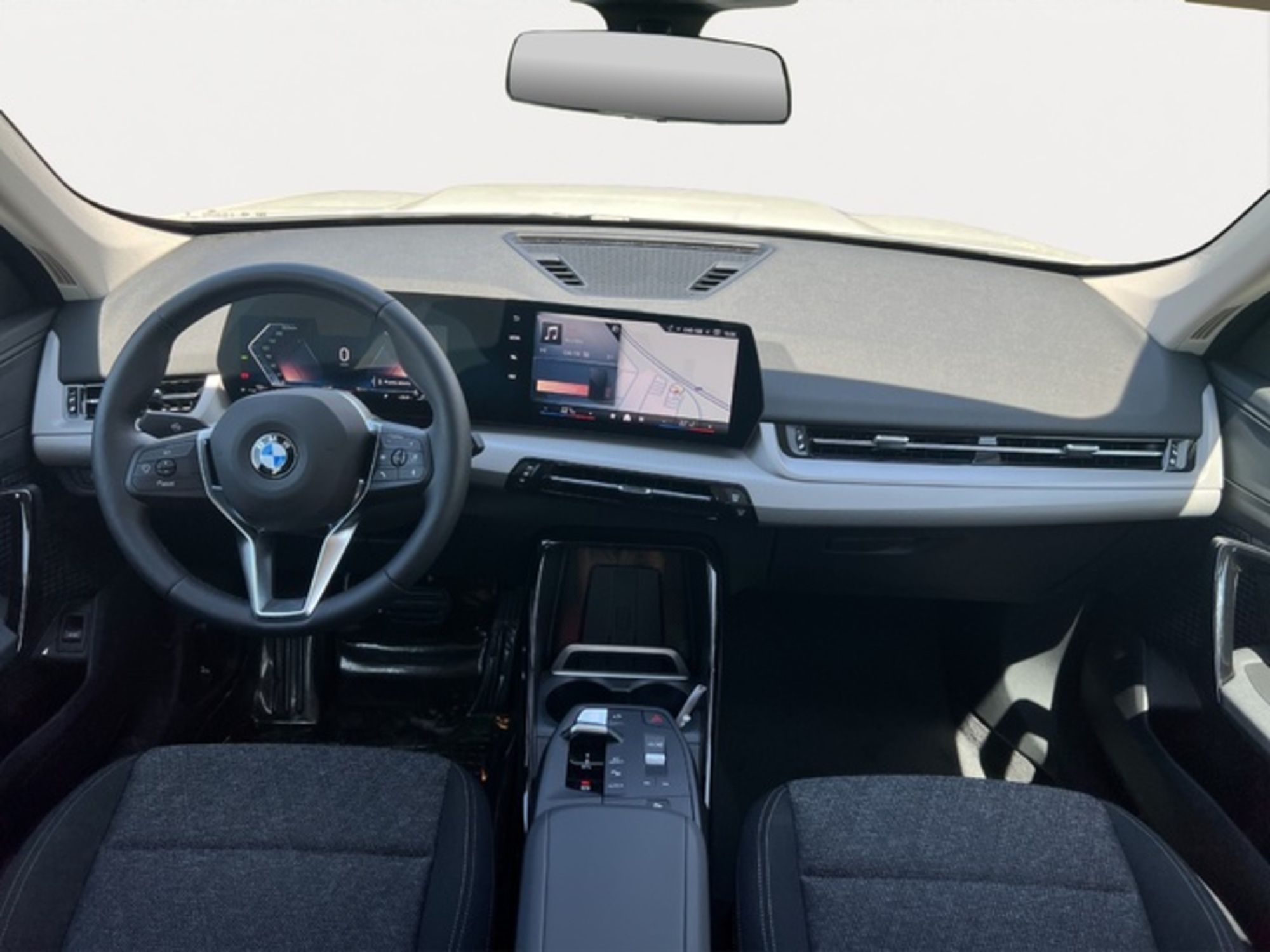 Renting BMW X1 sDrive18d 110 kW (150 CV) 6 2