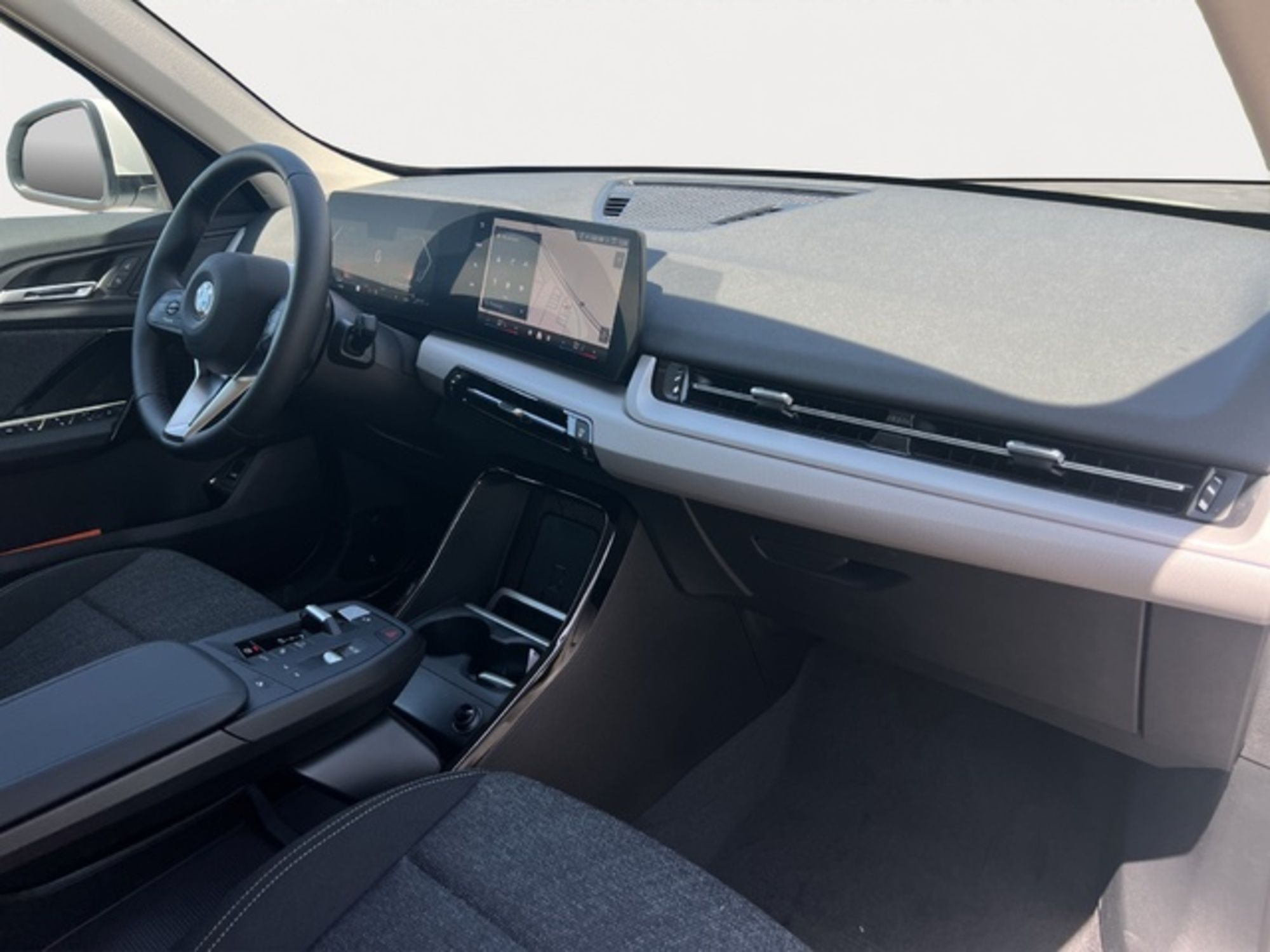 Renting BMW X1 sDrive18d 110 kW (150 CV) 6 2