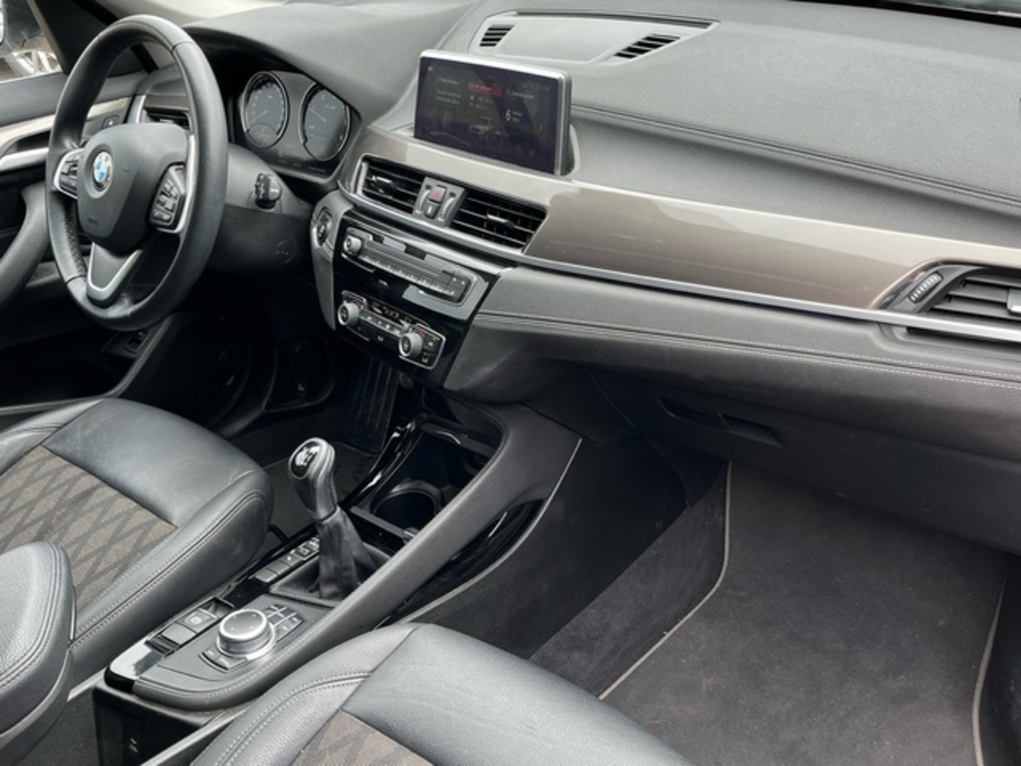 Renting BMW X1 sDrive18d 110 kW (150 CV) 6 31