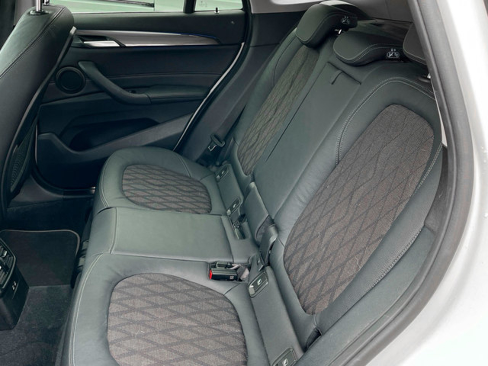 Renting BMW X1 sDrive18d 110 kW (150 CV) 6 31