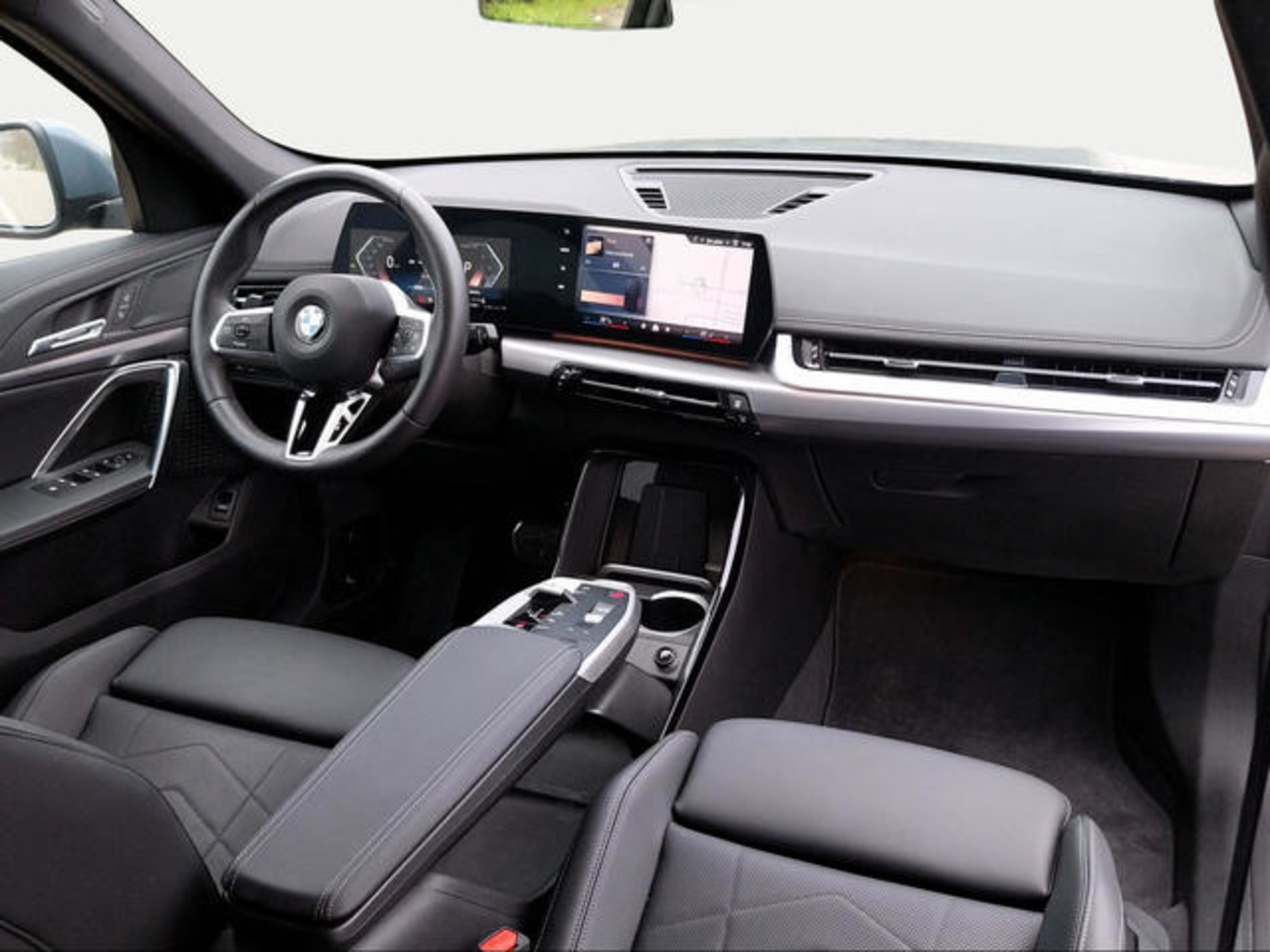 Renting BMW X1 sDrive18d 110 kW (150 CV) 6 34