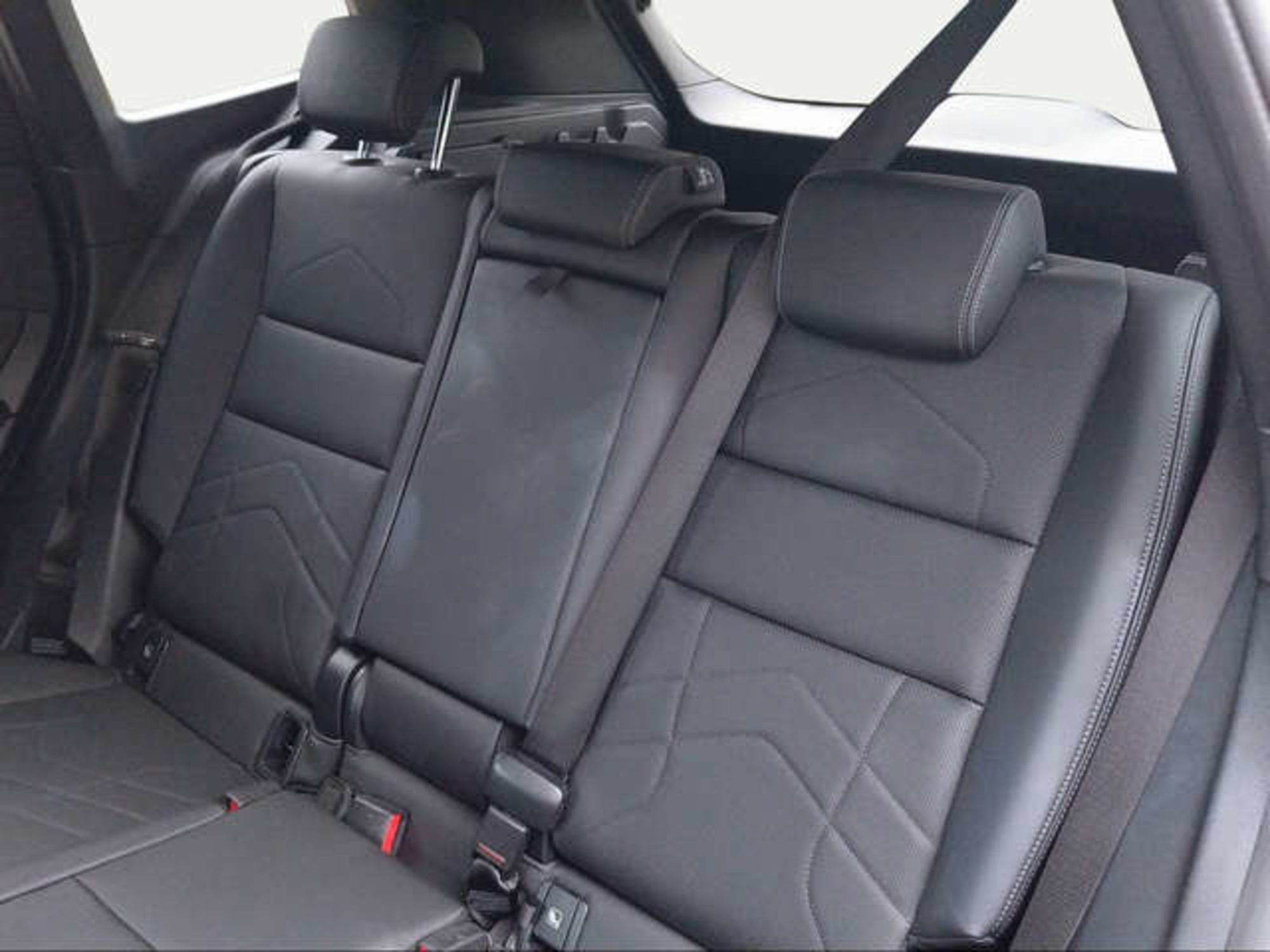 Renting BMW X1 sDrive18d 110 kW (150 CV) 6 34
